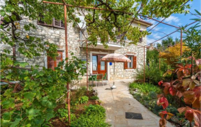 Nice Apartment In Umag With Kitchen